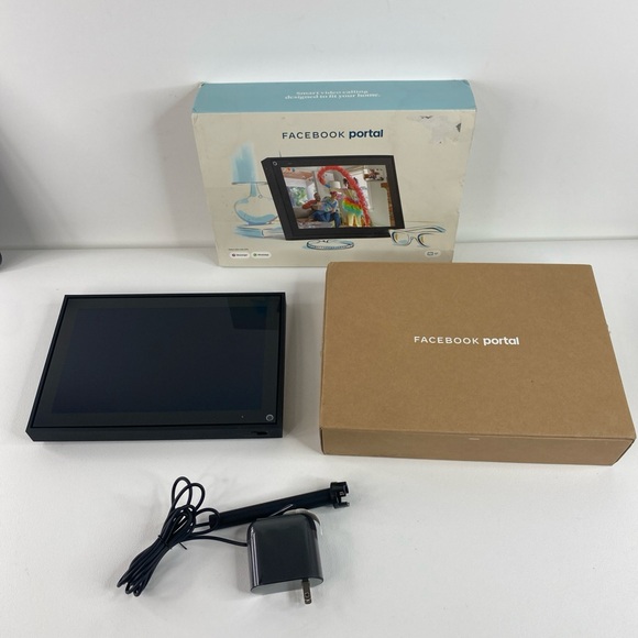 Facebook Portal (2nd Gen) Smart Speaker - Black 10” Hands Free Video Calling - Picture 1 of 10